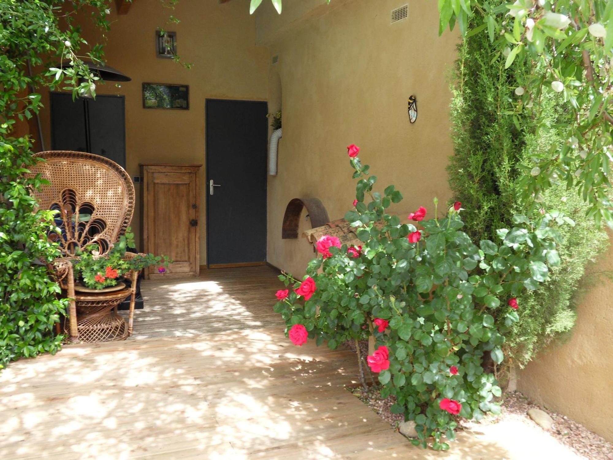 Le Jardin D'Ivana Chambres D'Hotes B&B Avec Piscine Chauffee Oppède Exterior foto